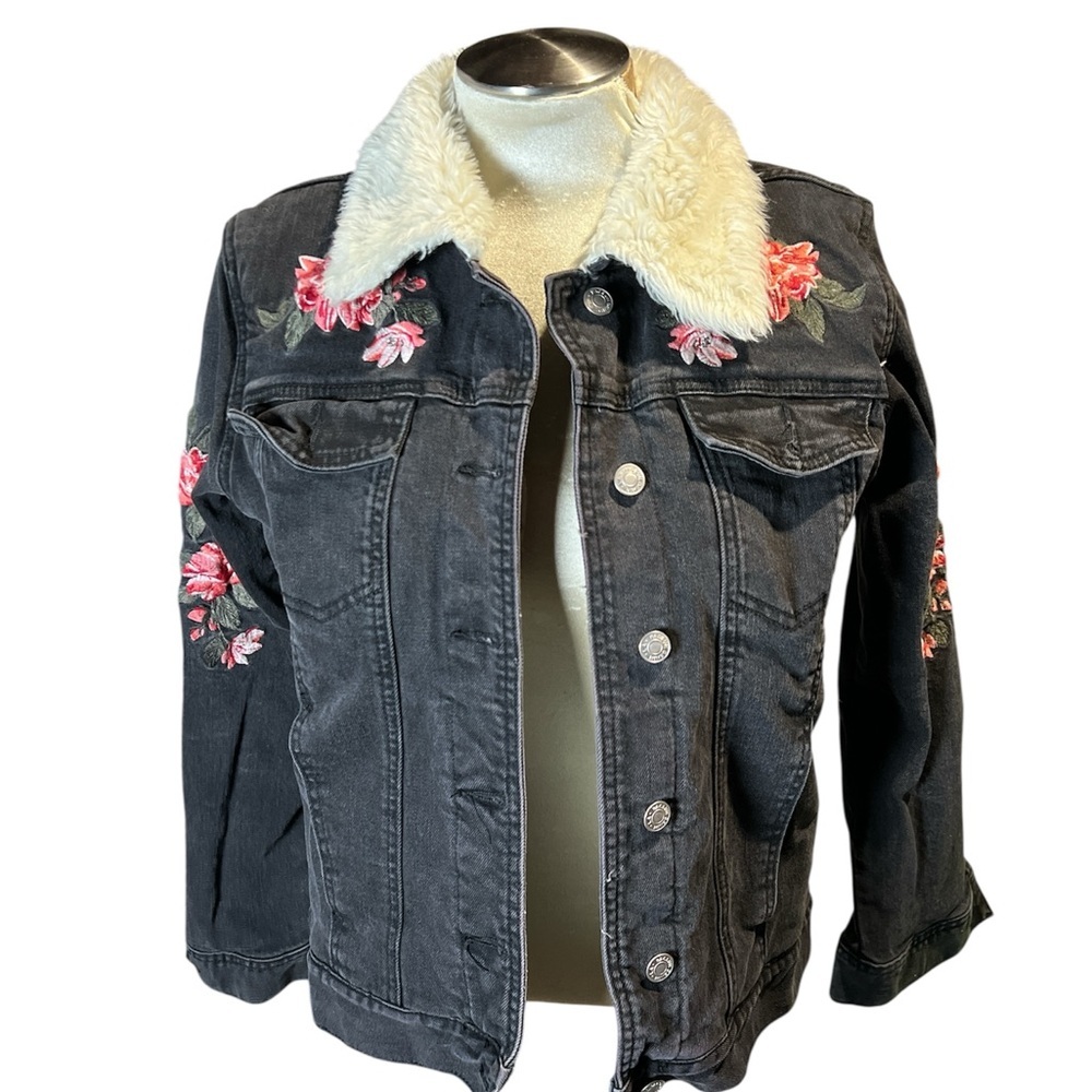 PacSun Black Denim Jacket with Floral Embroidery and White Faux  shearling M